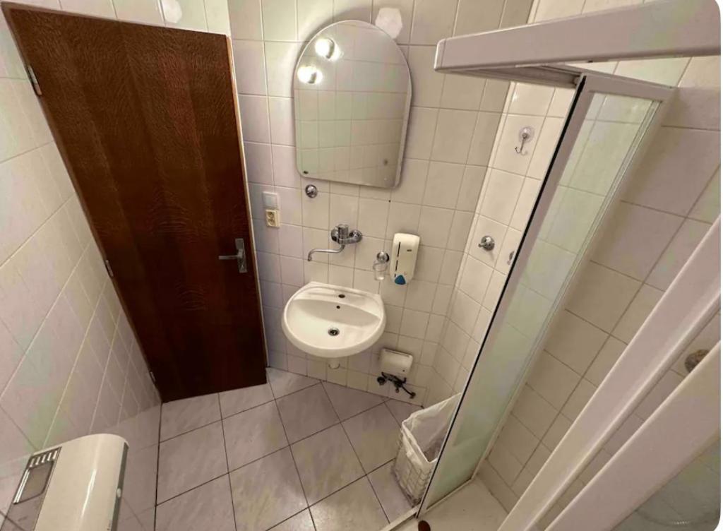 Private Apartment Near The Centre 브라티슬라바 외부 사진