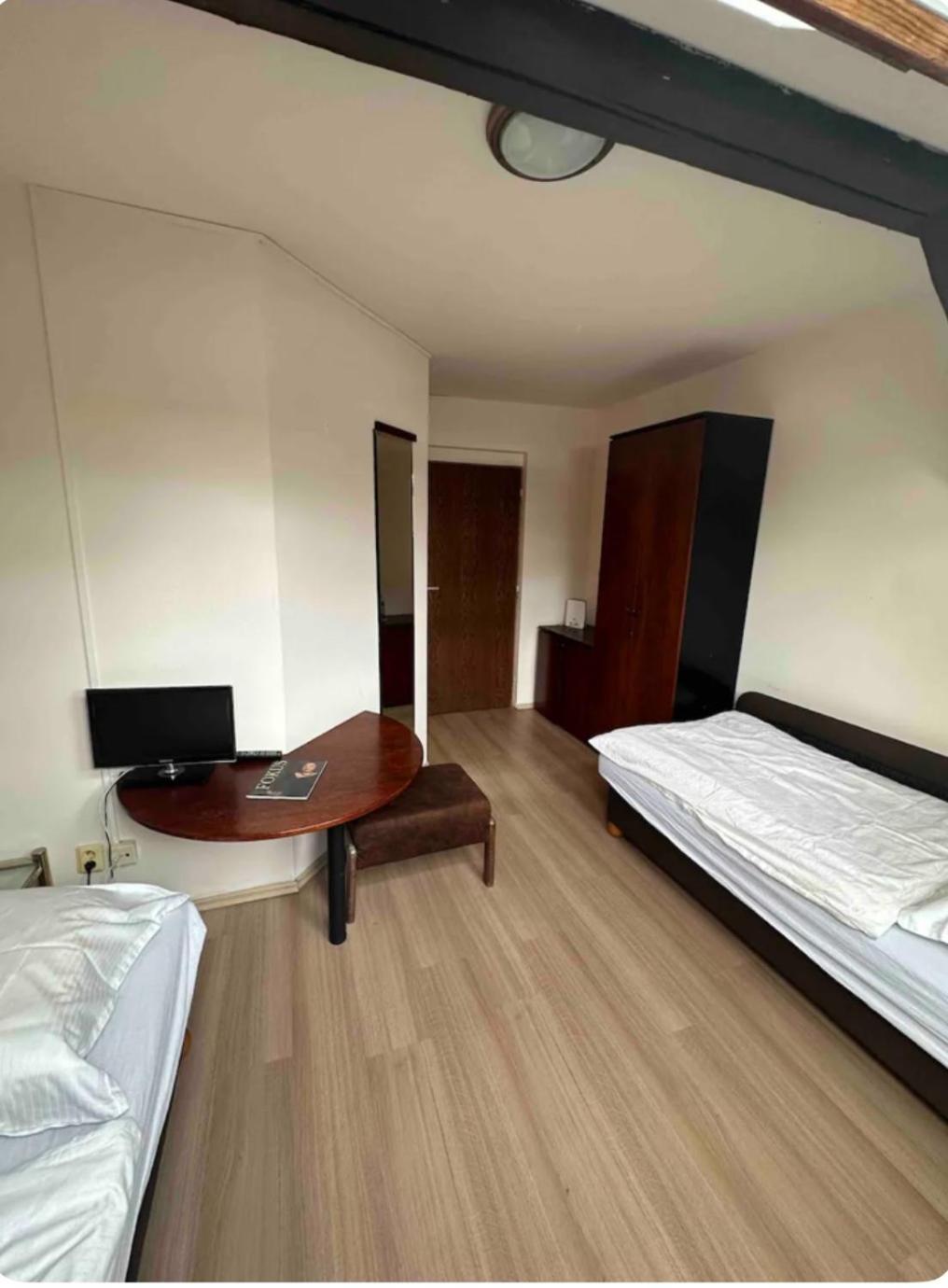 Private Apartment Near The Centre 브라티슬라바 외부 사진