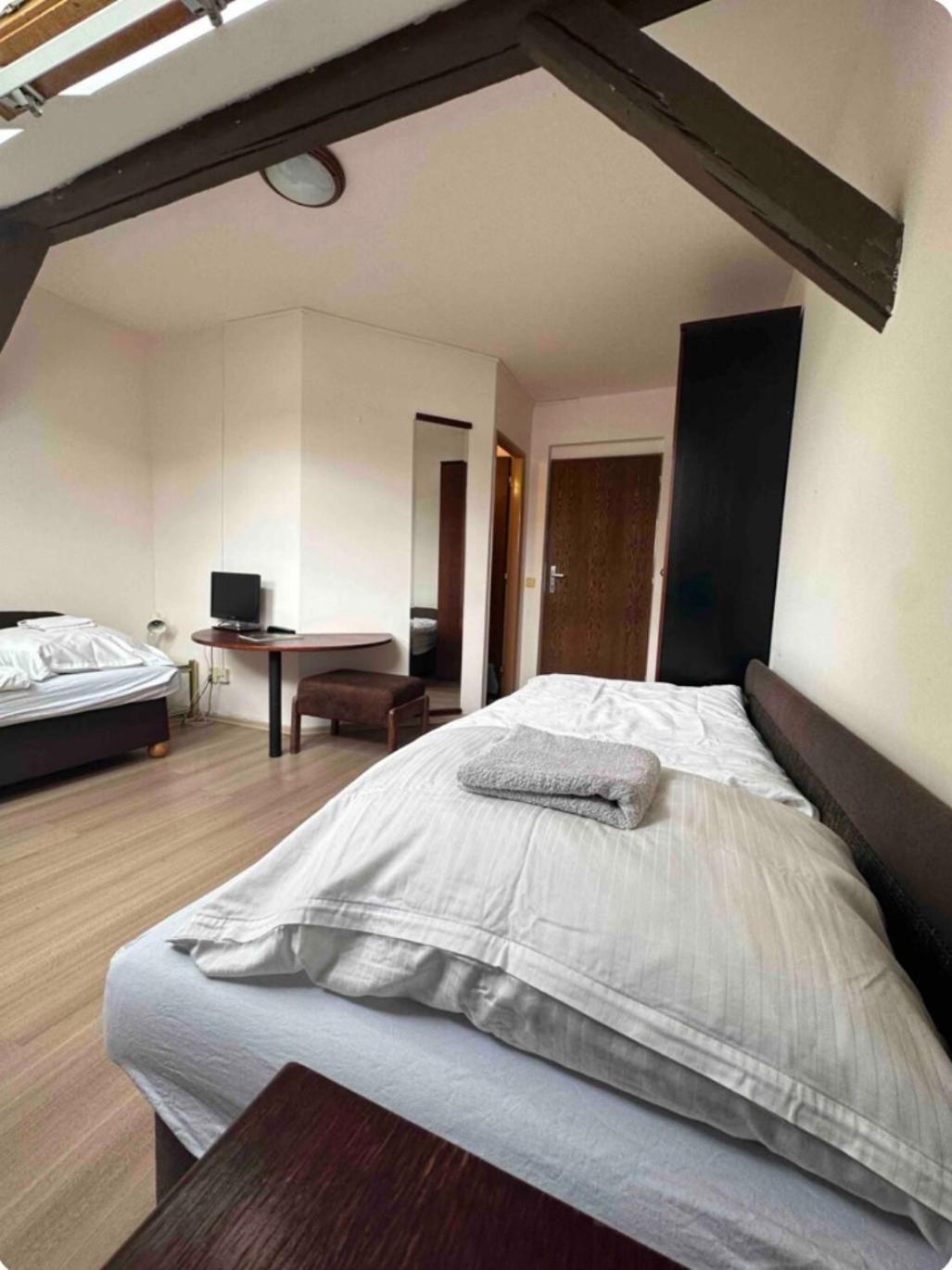 Private Apartment Near The Centre 브라티슬라바 외부 사진